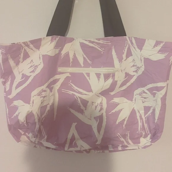 Aloha Reversible Floral Print Tote Bag with Black Straps - Picture 4 of 10